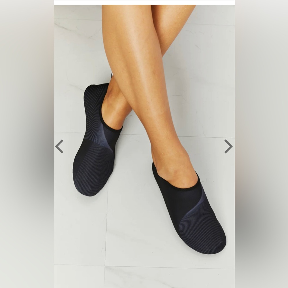MMShoes On The Shore Water Shoes In Black